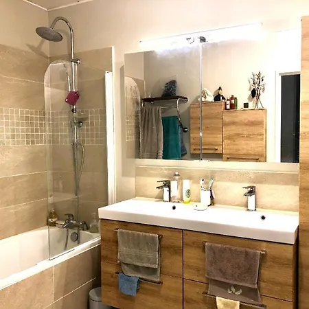 Lit Double Pour 1 A 2 Pers En Colocation Kwatera prywatna